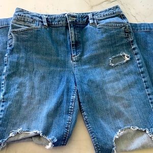 🌸Ripped Boyfriend Jeans🌸